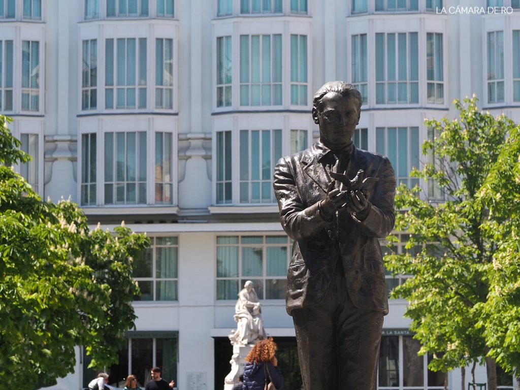 Barrio de las Letras de Madrid: callejeando entre el romanticismo y la literatura española Lorca en la Plaza Santa Ana